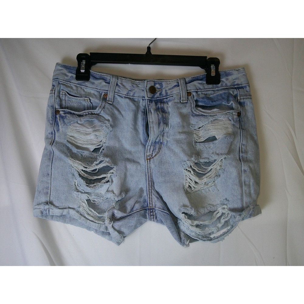 Celebrity Pink Light Wash Distressed Denim Shorts Women's Waist 34" Inseam 4"